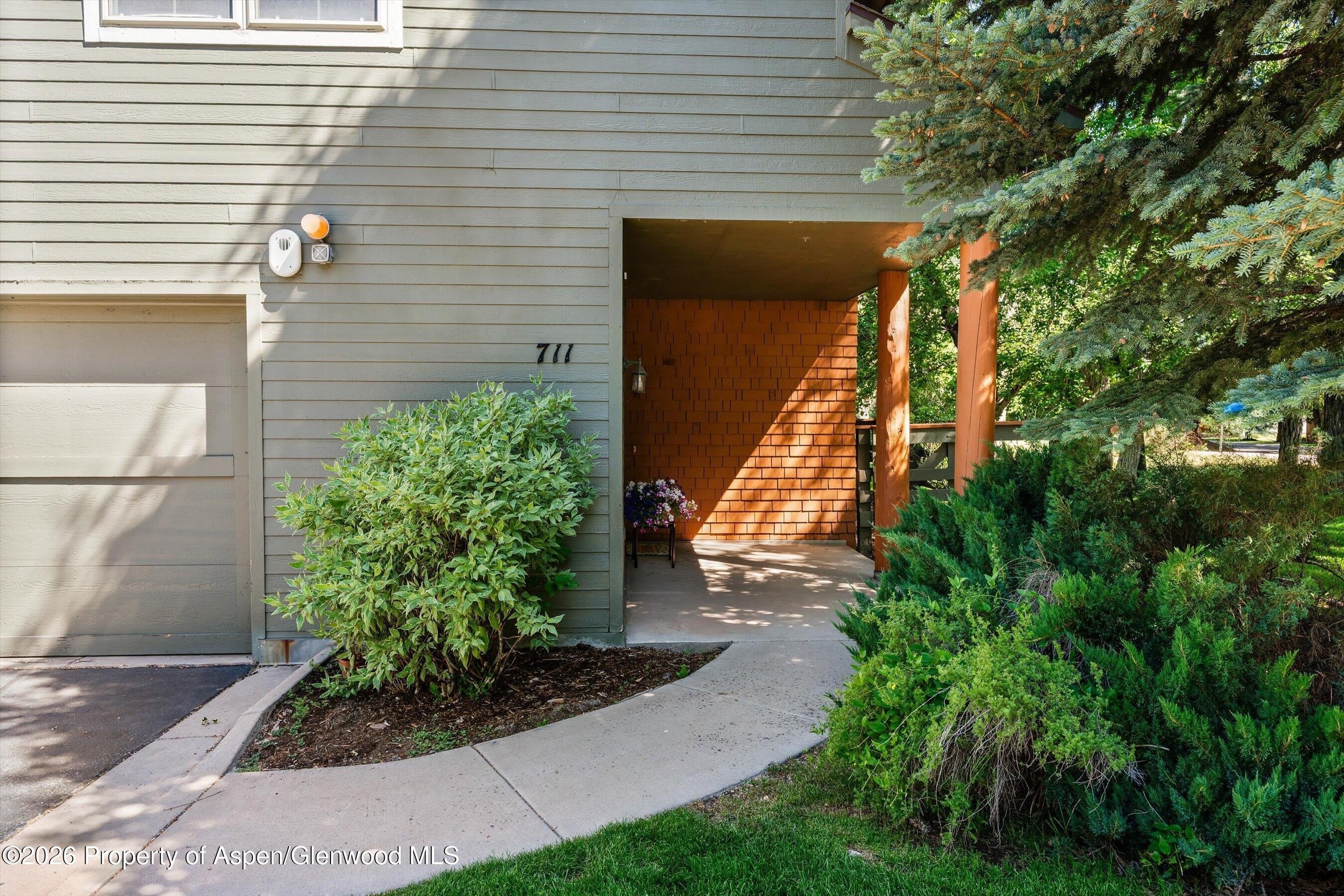 711 Evans Court – photo 3