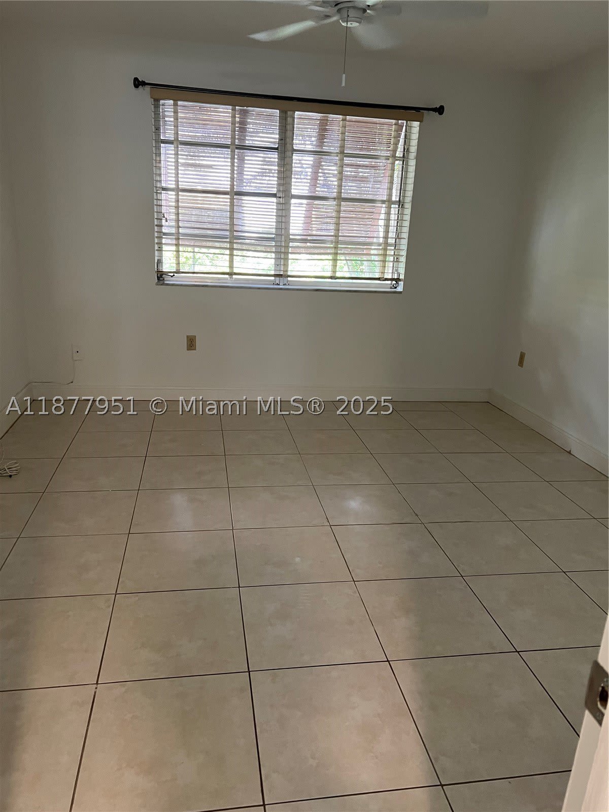 9472 SW 77th Ave – photo 5