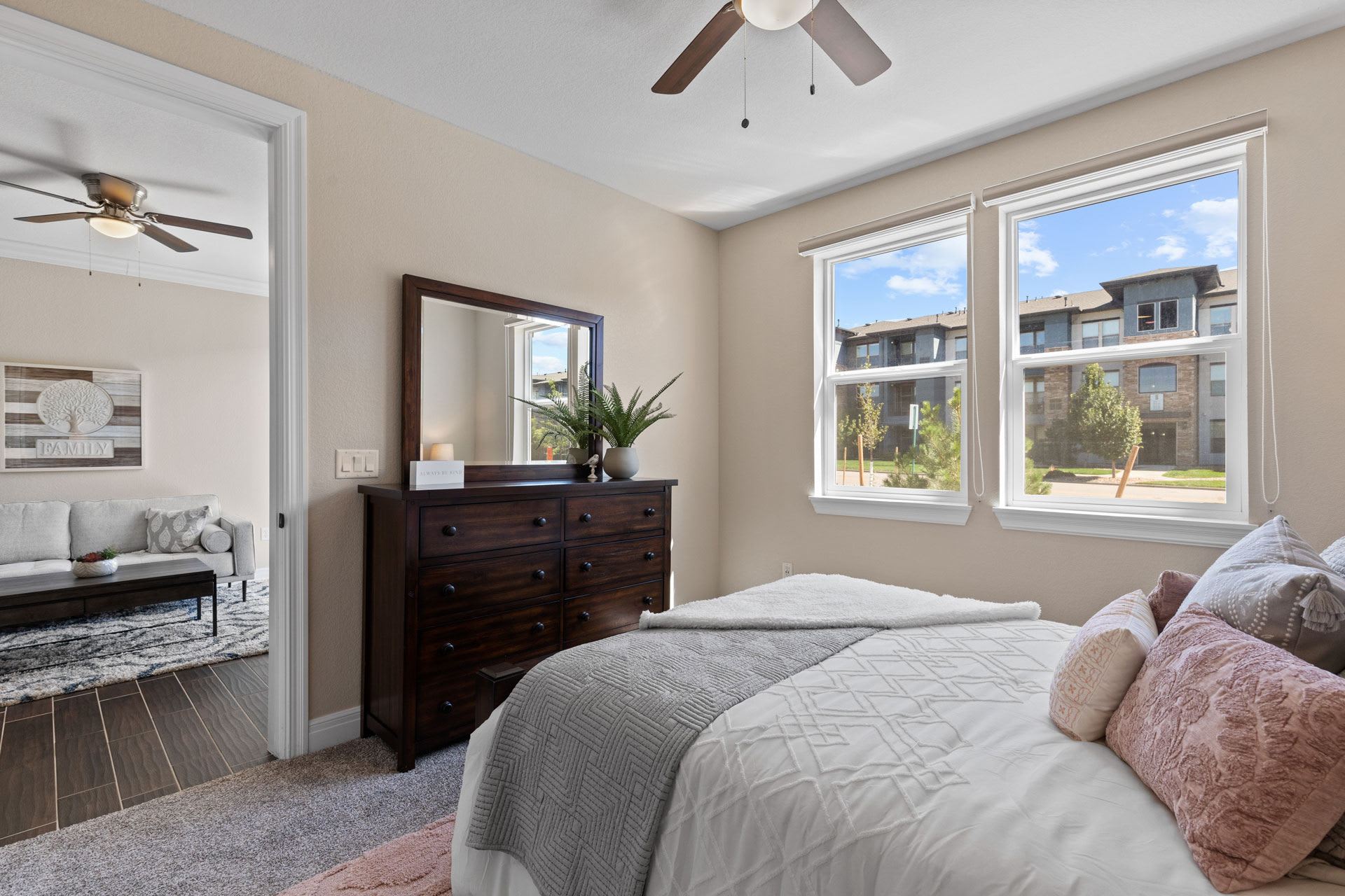 Johnstown Plaza Apartments – photo 4