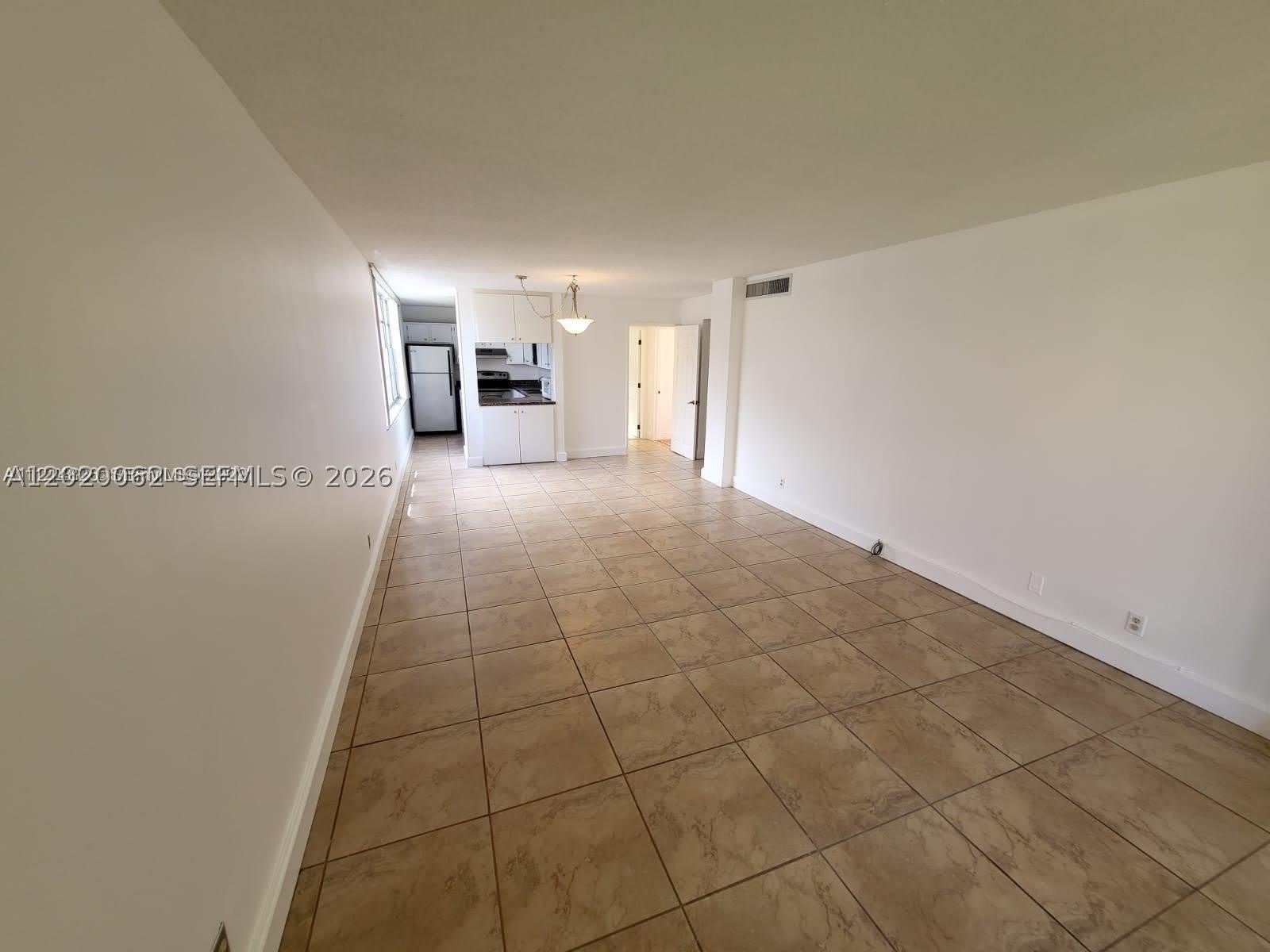 9440 Live Oak Pl – photo 5