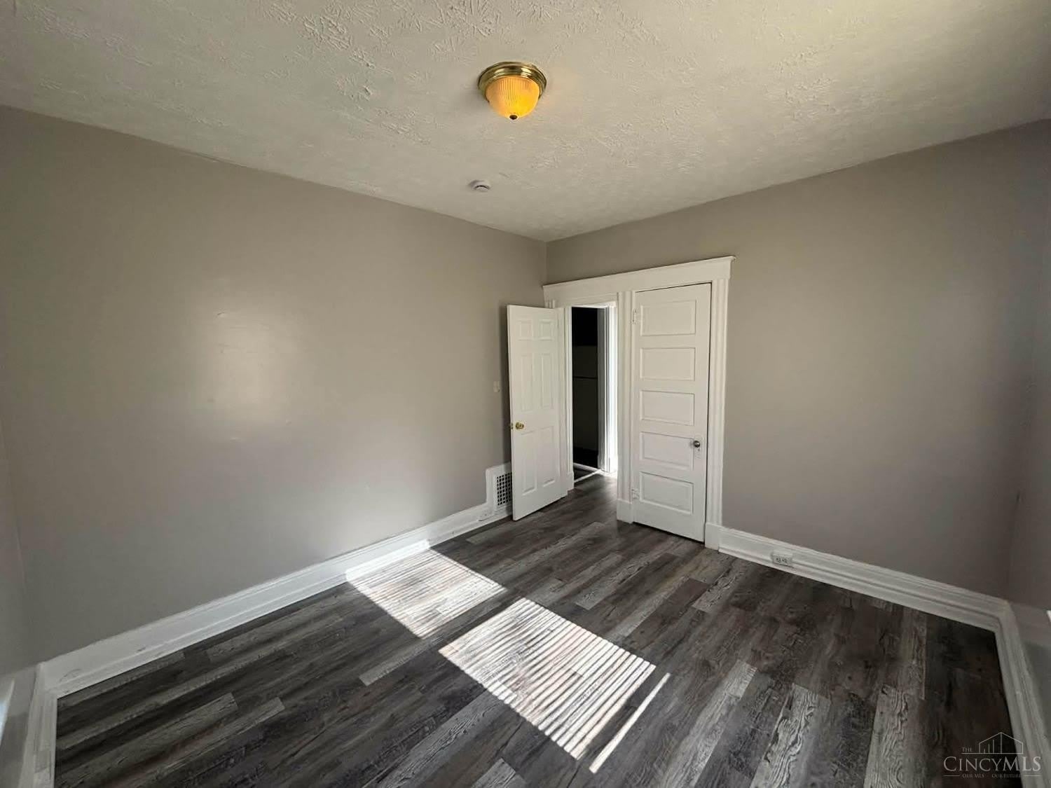 3671 Vine Street – photo 5