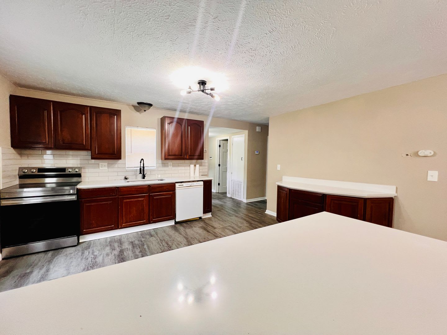 4-bedroom 2 full bathroom – photo 4