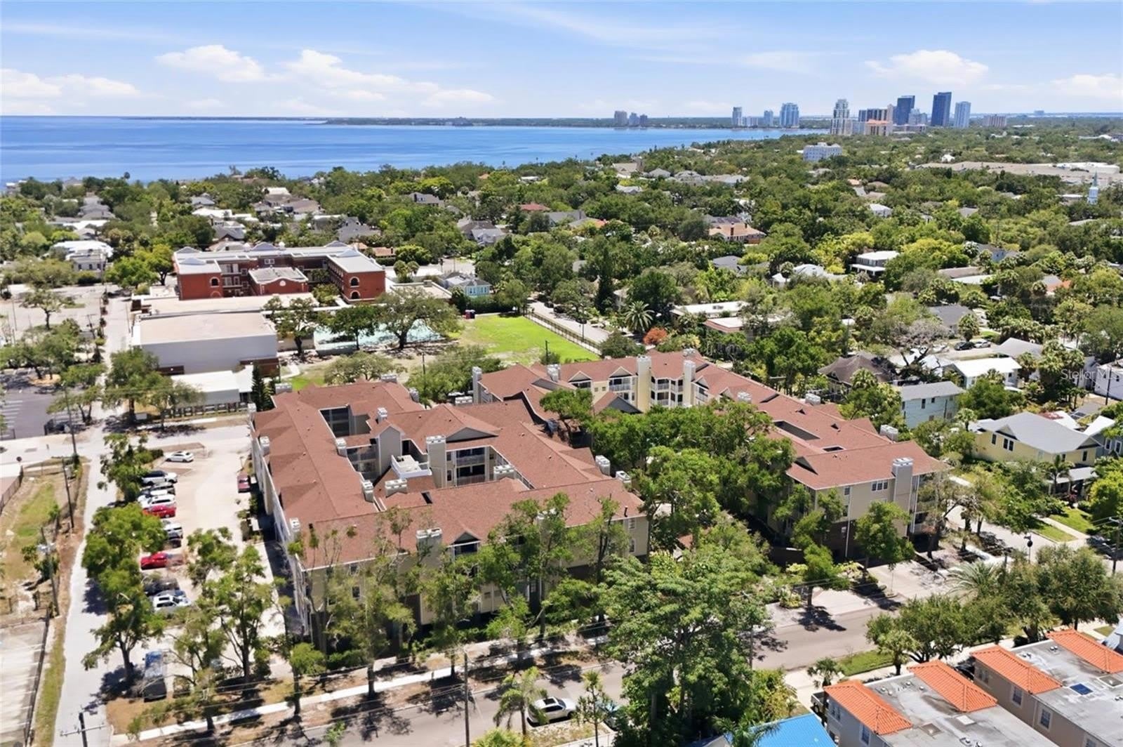 1000 W HORATIO Street – photo 1