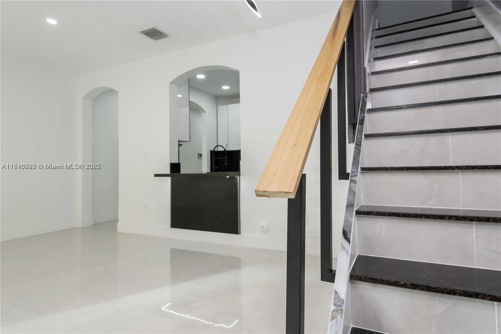 939 Northeast 42nd Terrace – photo 3