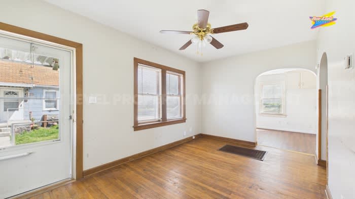 413 East 6th Street – photo 3