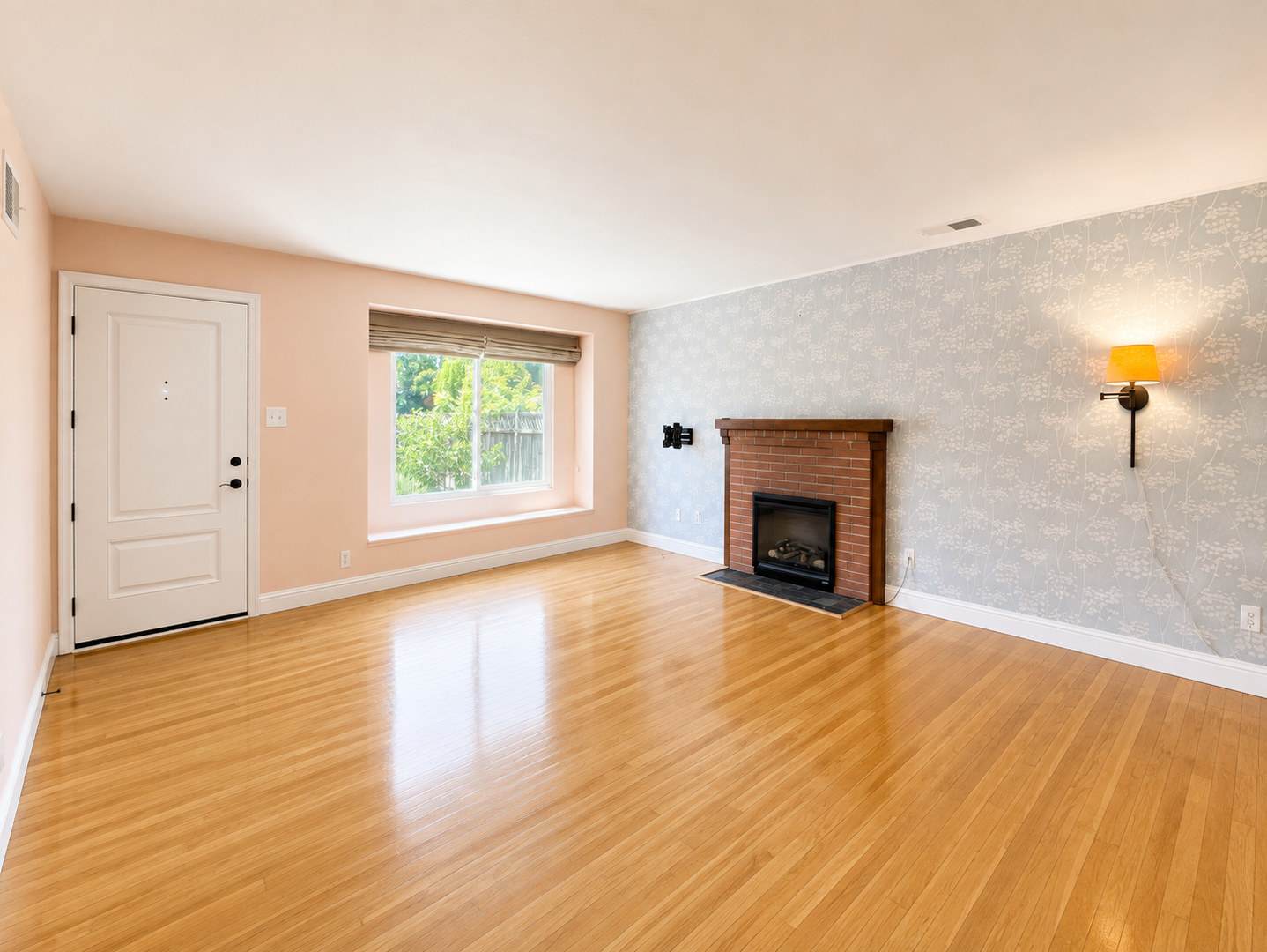 Gorgeous 3 Bedroom 2 Bath Home with Spectacular Curb Appeal! – photo 3