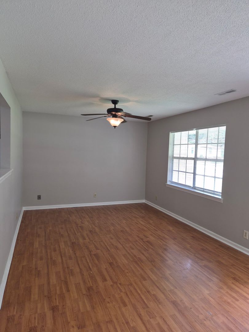 MOVE-IN READY 2-BEDROOM — MINUTES FROM VOLKSWAGEN, AMAZON & ENTERPRISE SOUTH! – photo 2