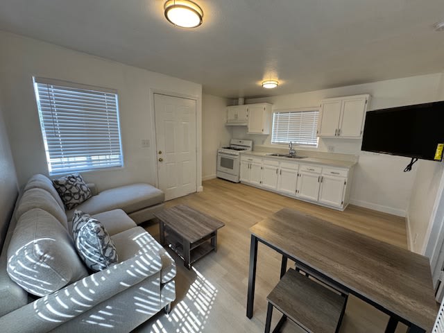 10518 1/2 Lou Dillan Ave. – photo 2