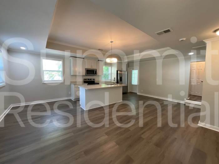 2590 Godfrey Drive Northwest – photo 2