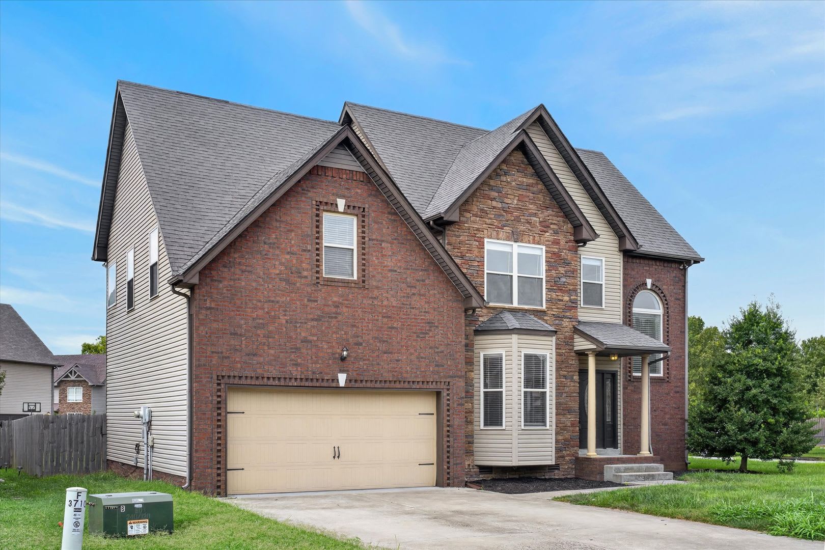 Pet Friendly Three Bedroom! – photo 2