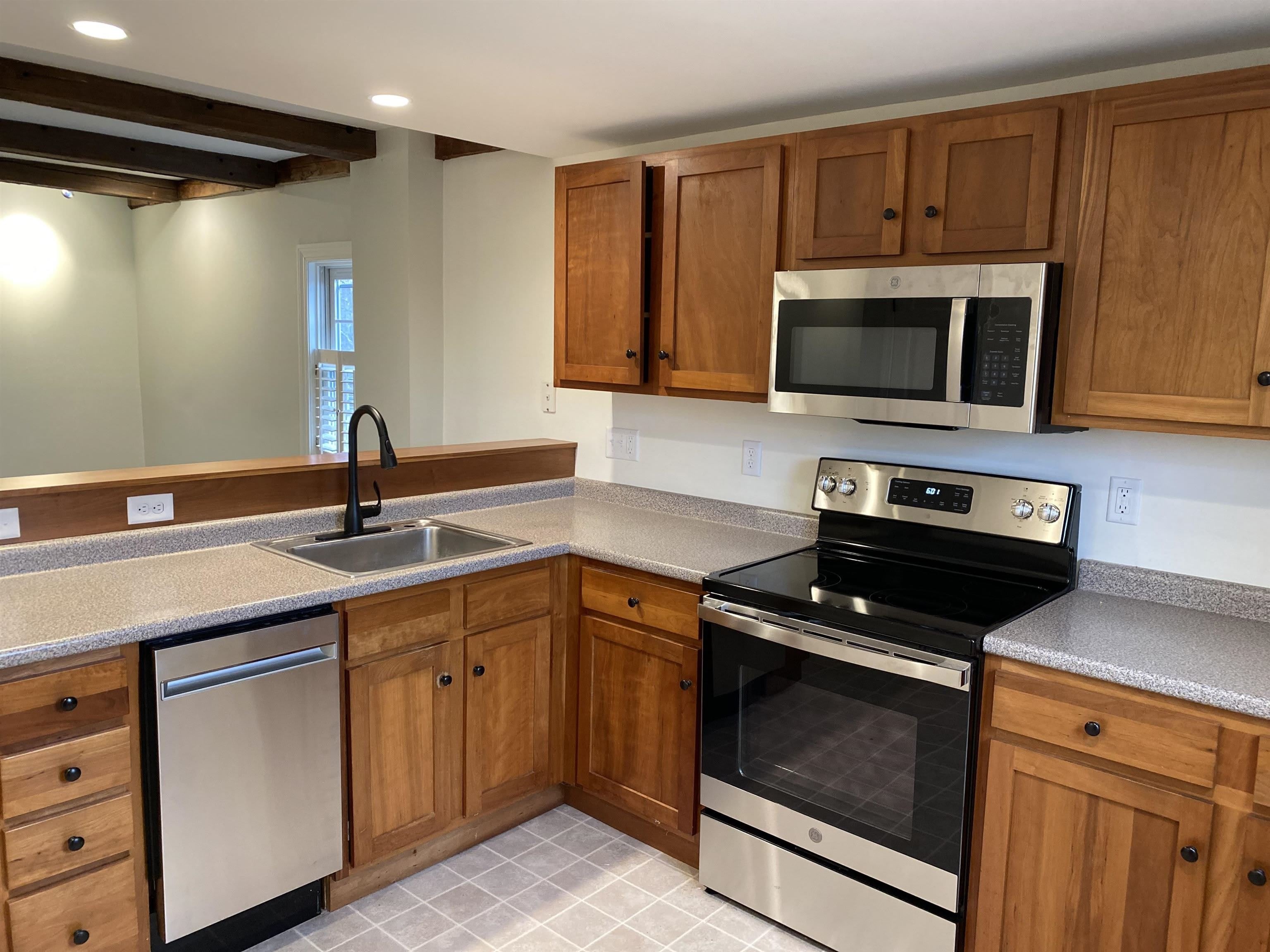 94 Portsmouth Avenue – photo 5