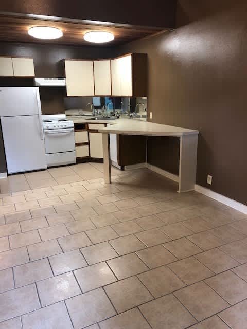 8366 Governor – photo 5