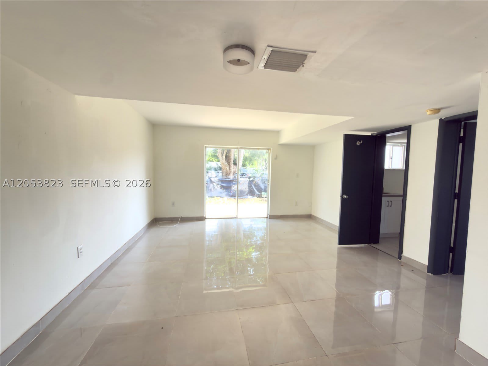 14010 NE 3rd Ct – photo 5