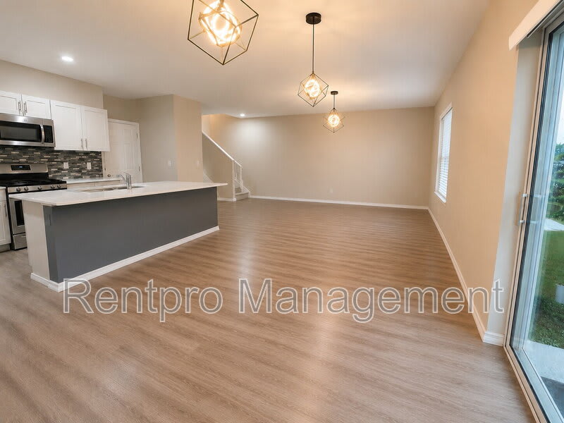 13029 Oak Hill Way – photo 4