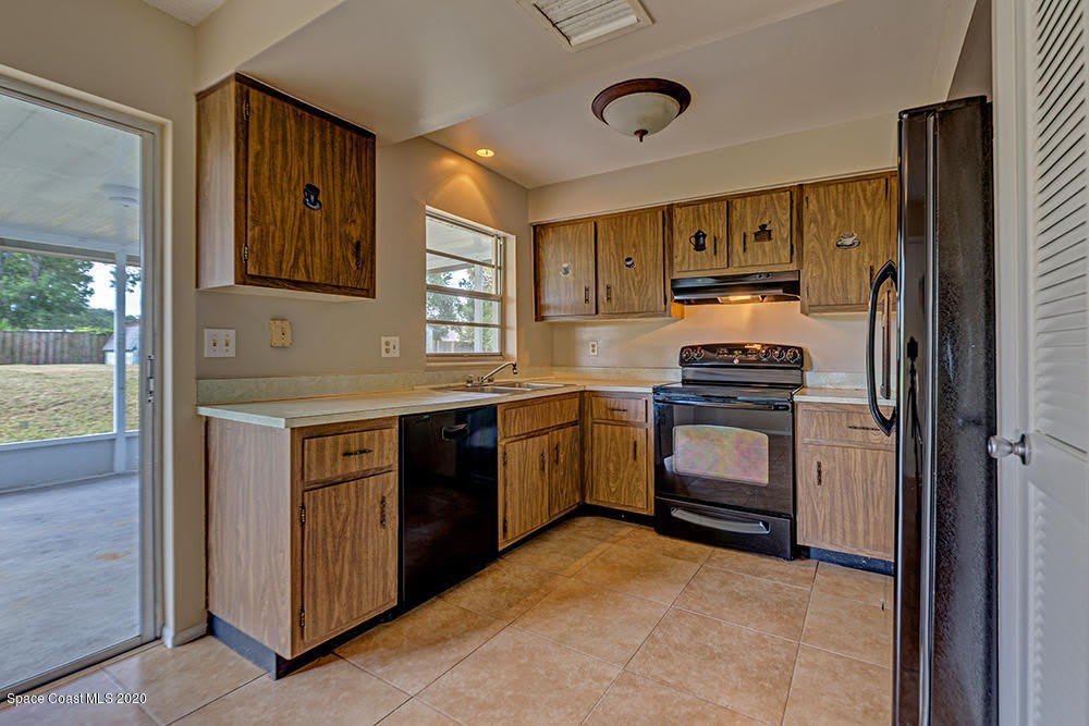 1640 Norman Street Ne – photo 4