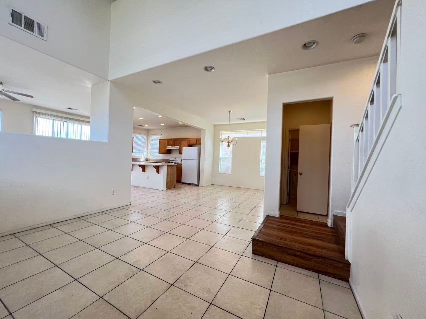 Bright and spacious home – photo 4