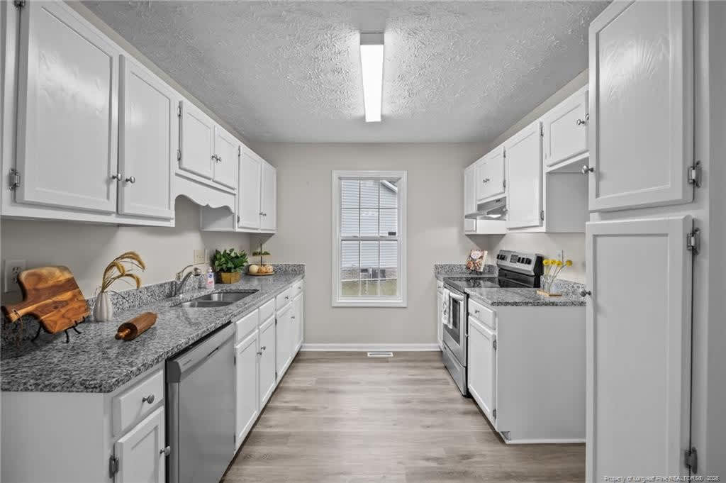 1421 Matilda Court – photo 5