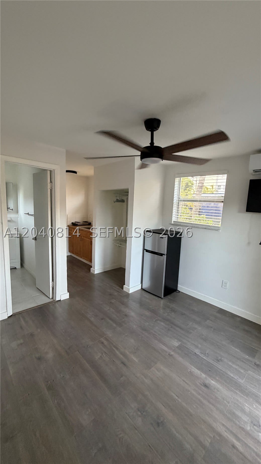 7025 NW 5th Ave – photo 4