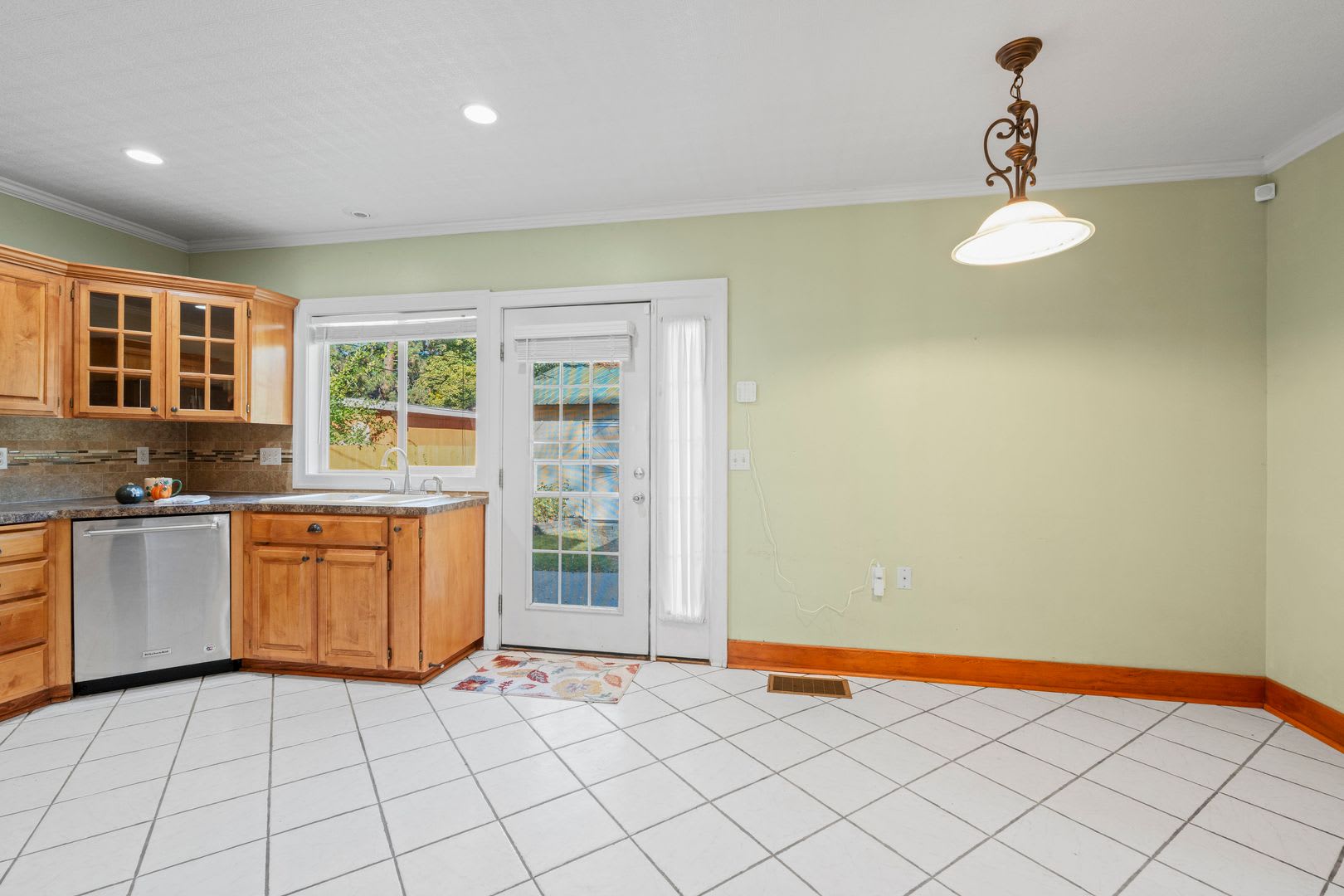 Historic Waverly Place Home across from the Park! – photo 5