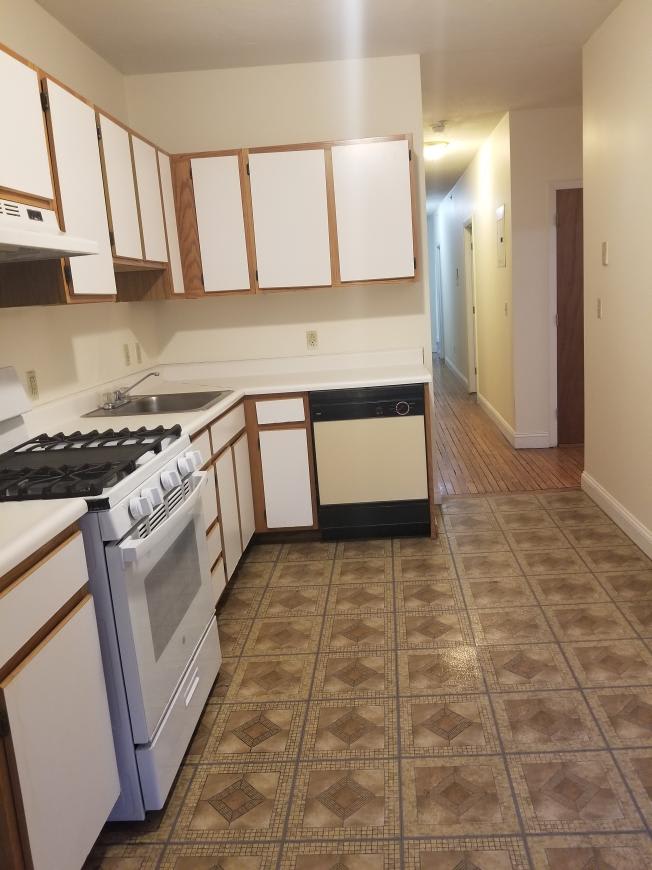 677 Washington – photo 4