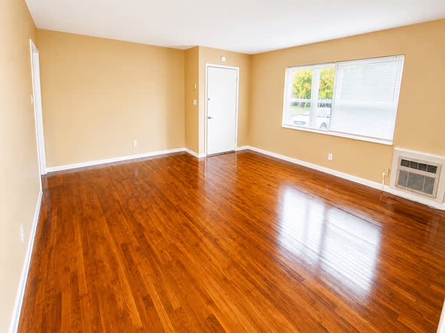 1013 W Parkway Ave – photo 2