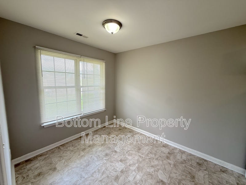 5503 Windy Valley Drive – photo 4