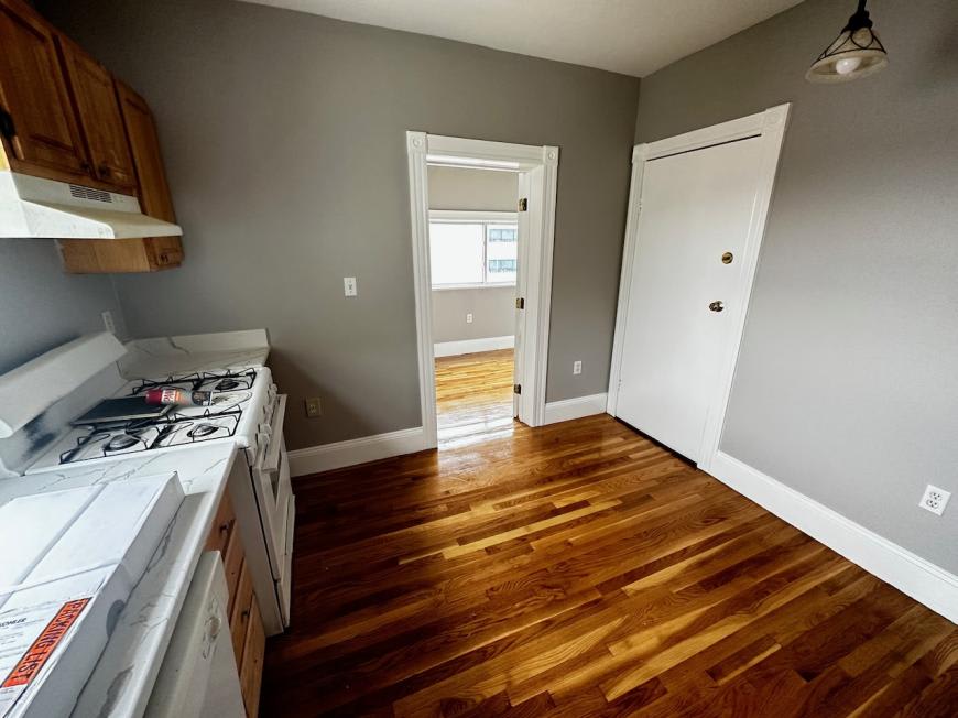 33 Adamson St. – photo 5
