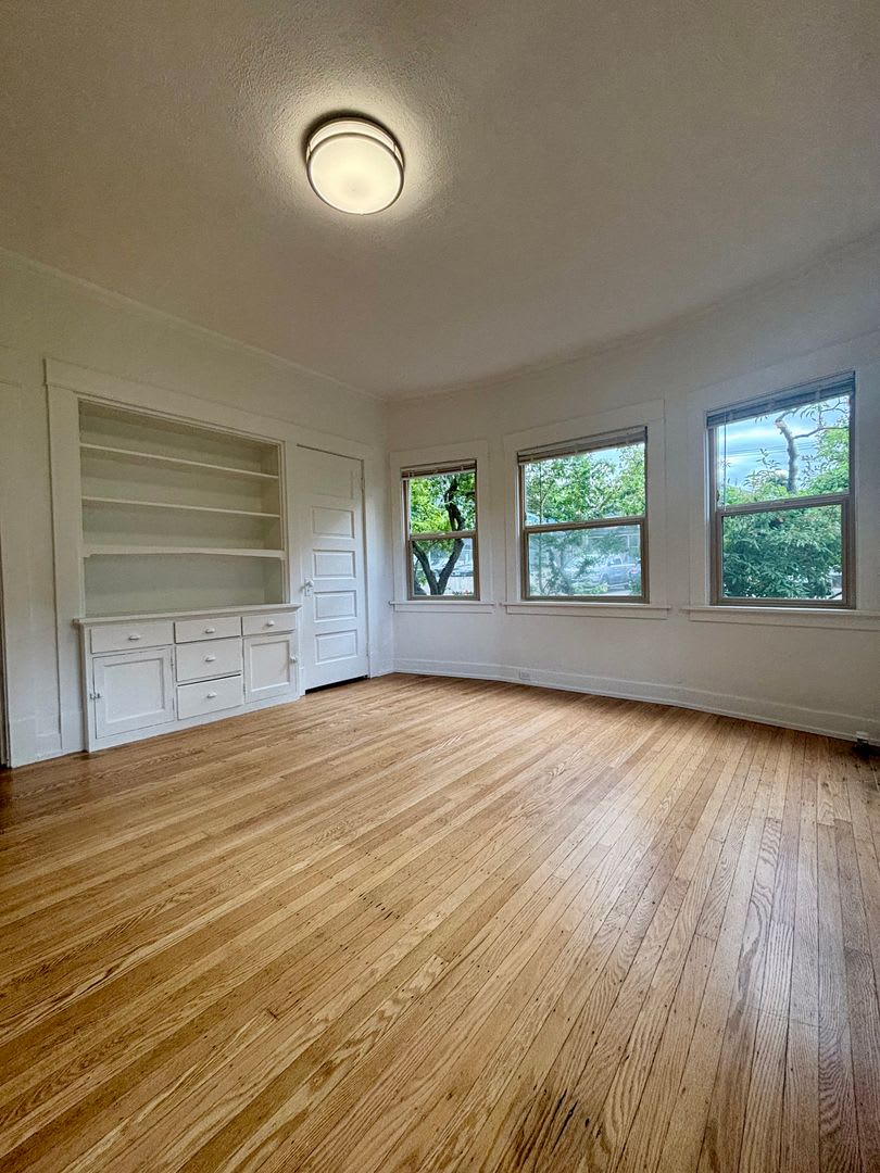 1421 On Queen Anne – photo 5