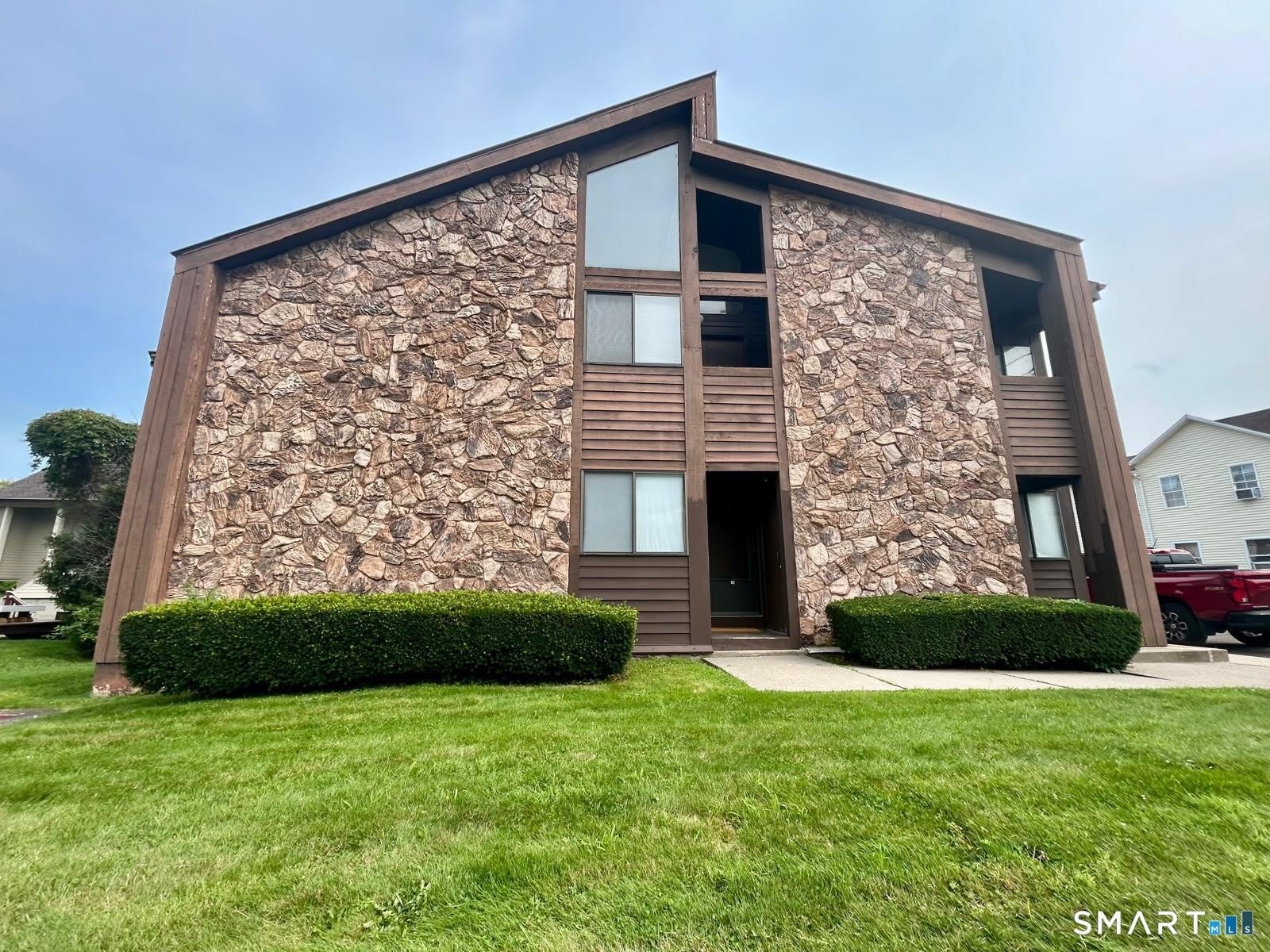 118 Osborne Street – photo 2