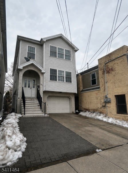 1031 E Grand Street – photo 1