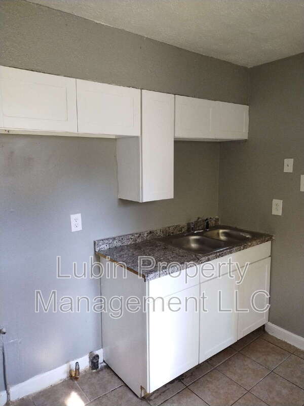 1207 Cannon St – photo 5