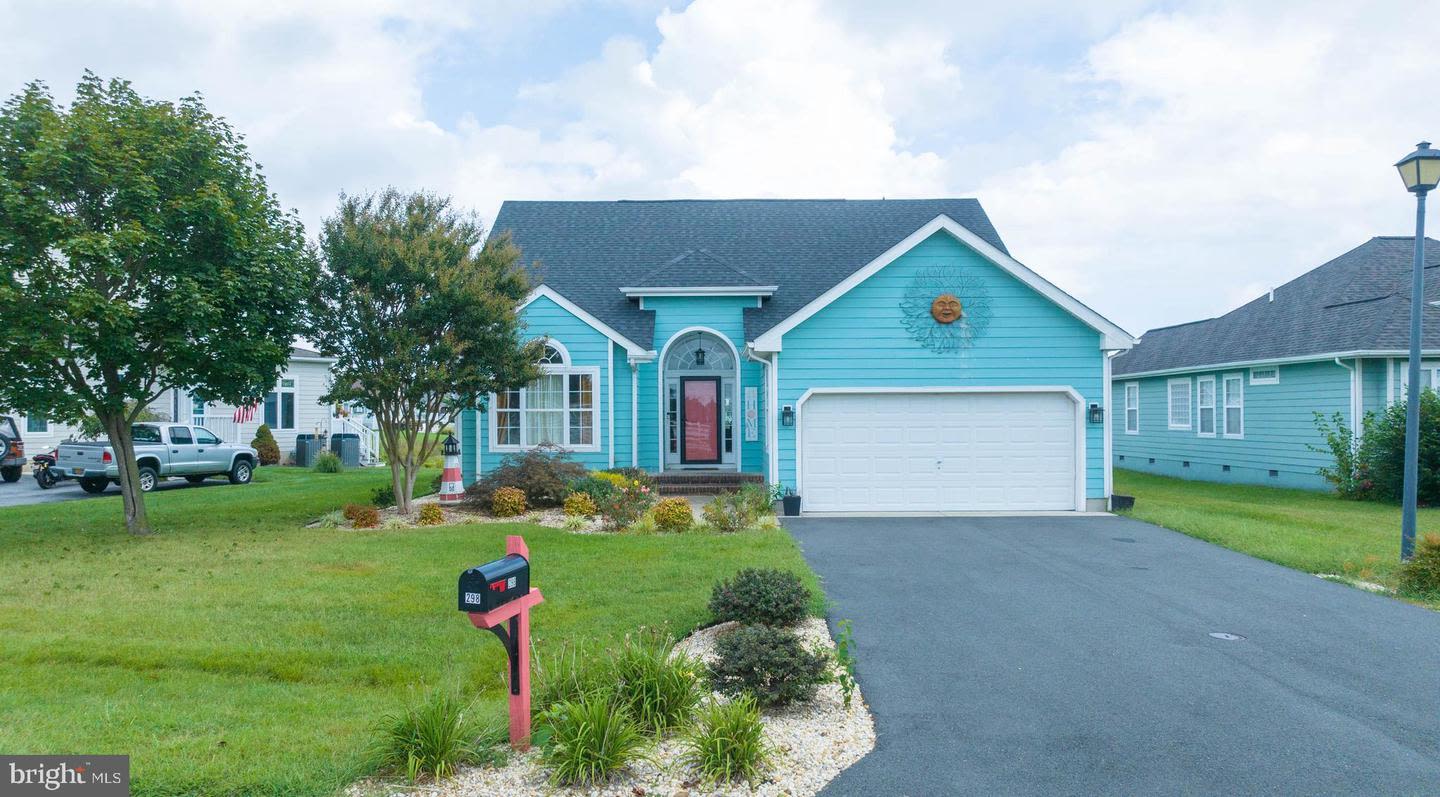 298 Lakeside Drive – photo 1