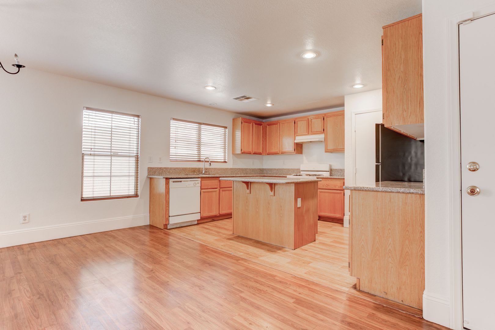 Charming Two Story 3 Bedroom Home – photo 4