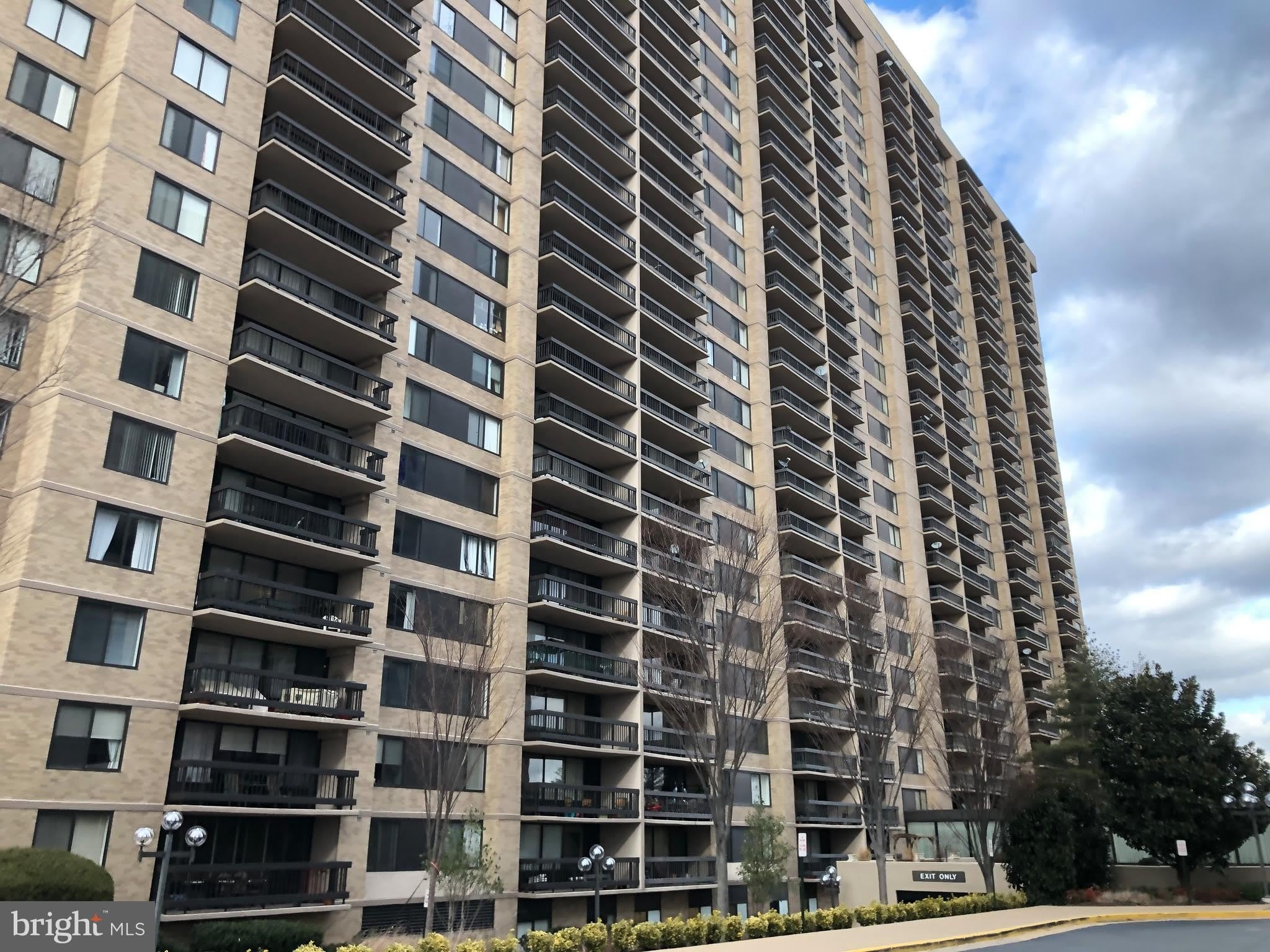 3701 S GEORGE MASON Drive – photo 2