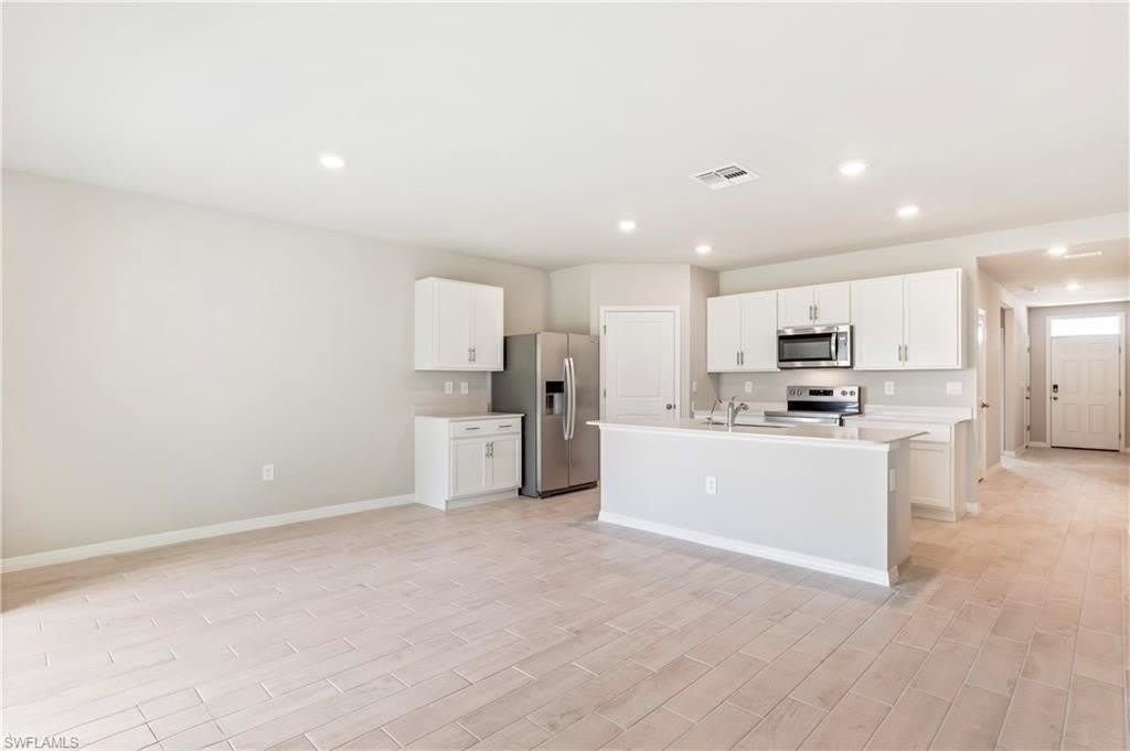3021 N Lakewood Rd – photo 5