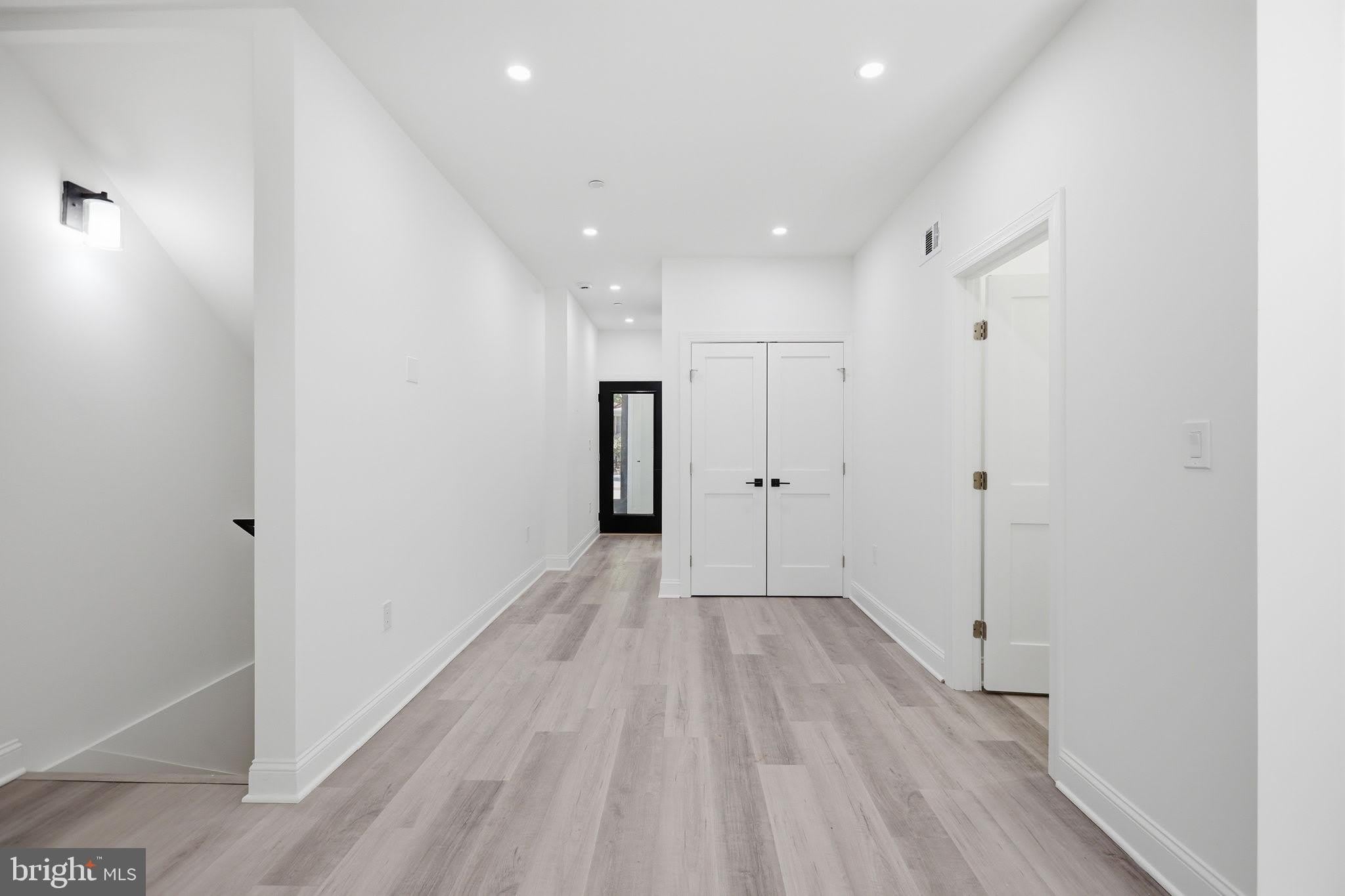 2404 N CAPITOL Street NW – photo 5