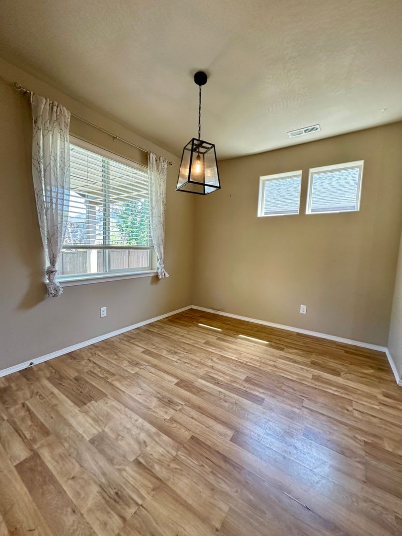 Beautiful Home in SW Bend! 61158 SW Teton Lane – photo 4