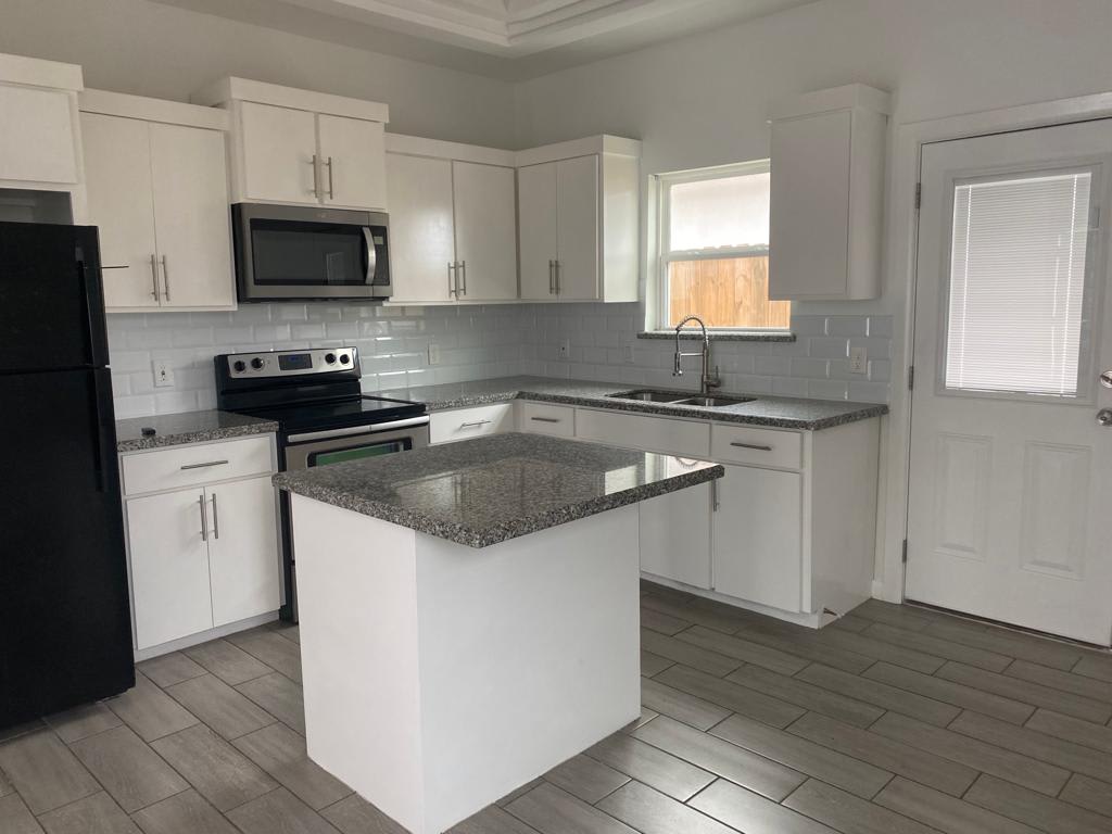 405 Rafael Drive – photo 2