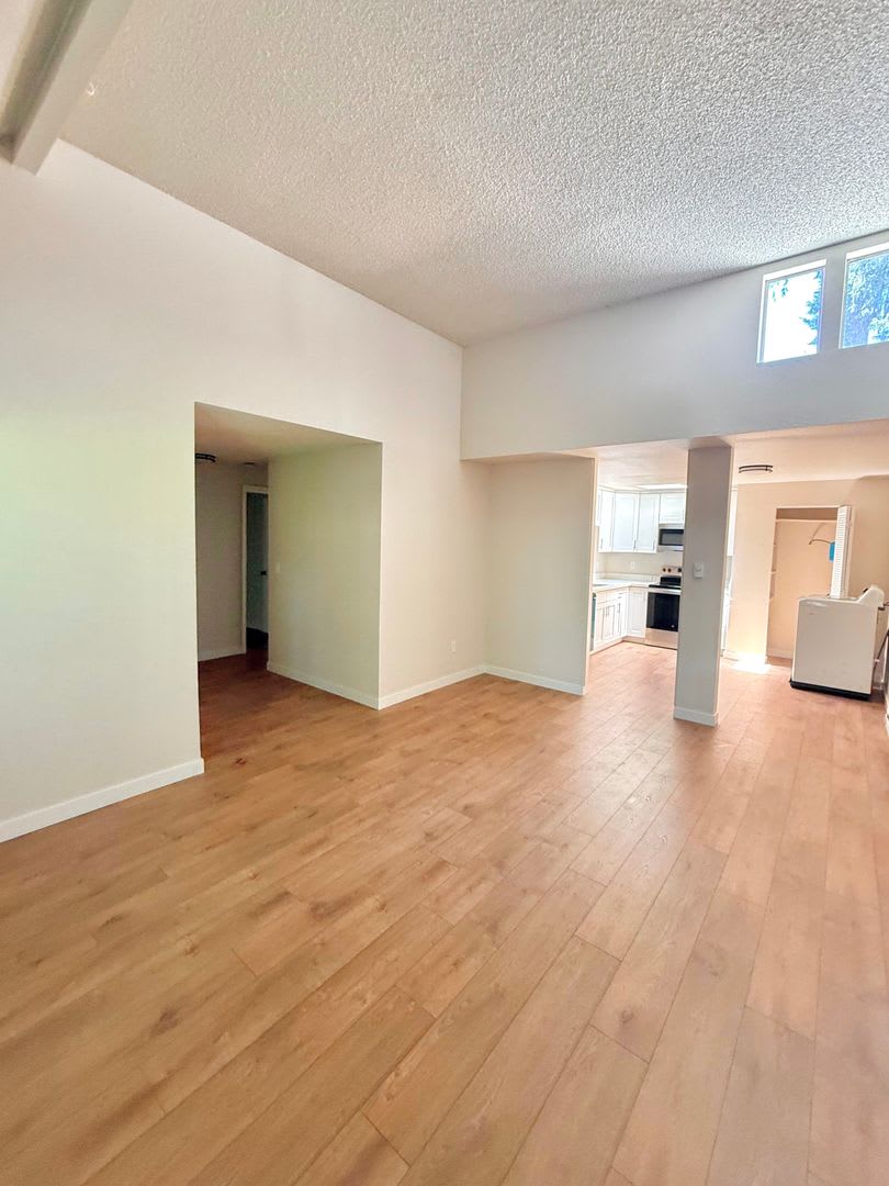 Spacious 2 Bed 1 Bath Fairwood Condo – photo 2