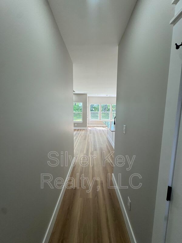 918 Stratford Avenue – photo 3