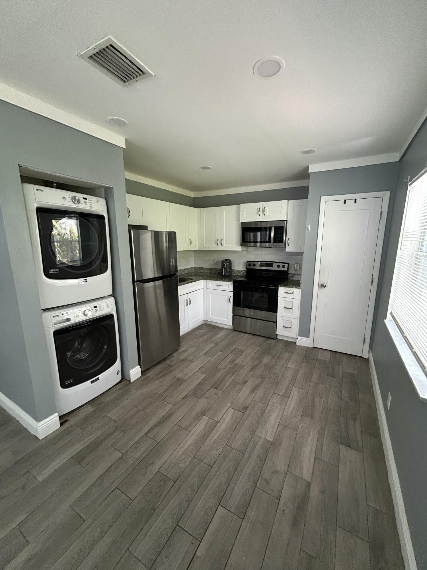 1435 Sw 24Th Court – photo 2
