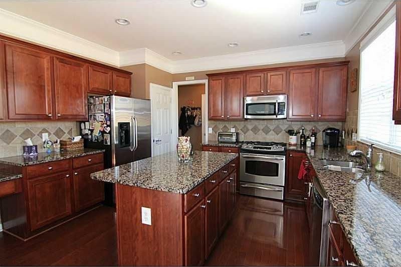 203 Glenwood Drive – photo 2