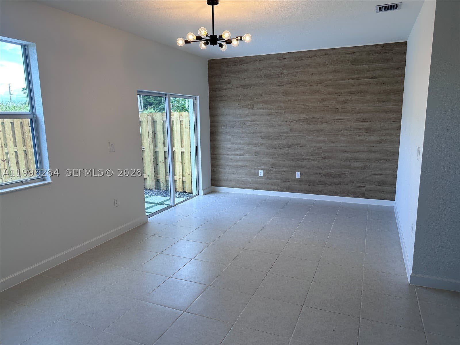 2671 SE 10th St – photo 3