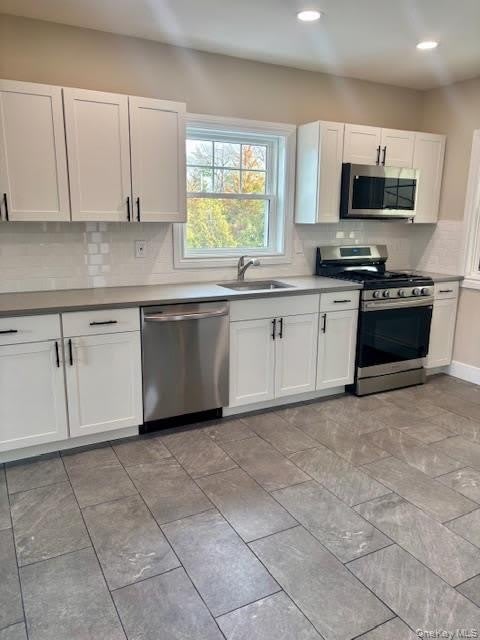 1026 Glen Cove Avenue – photo 2