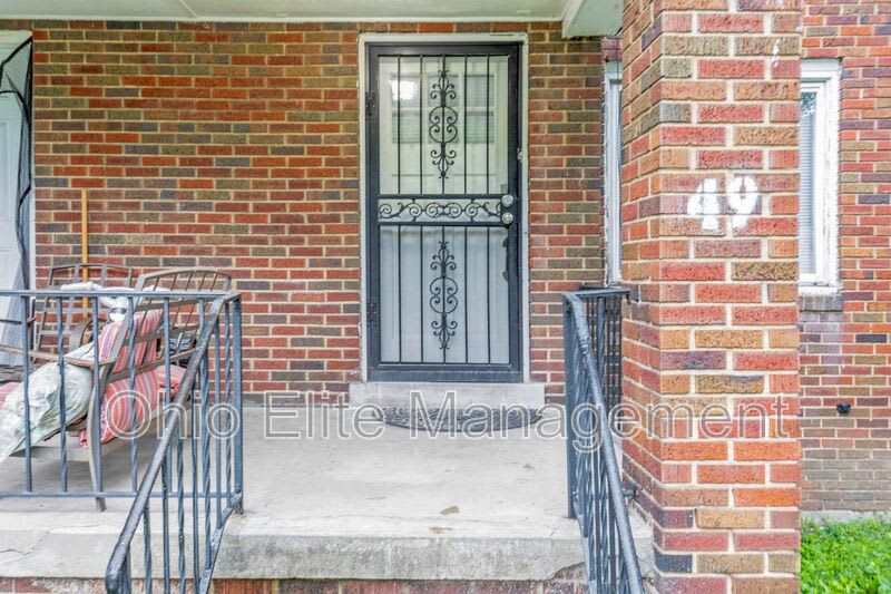 49 S Burgess Ave – photo 4