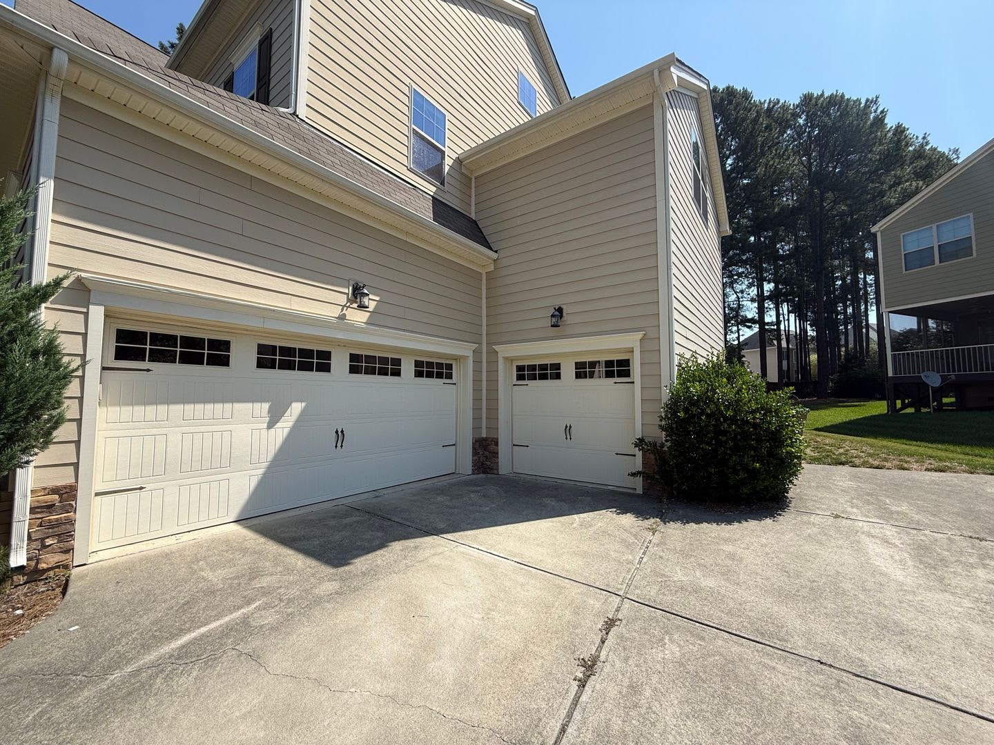 Offering Refundable Application Fees 200 Move In Promotion Spacious 4Bd 4Ba Wake Forest Home With 3 Car Garage And Large Bonus Room – photo 2