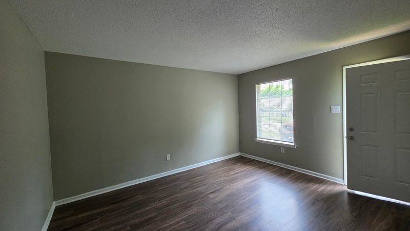 5253 Bitter Creek Dr – photo 4