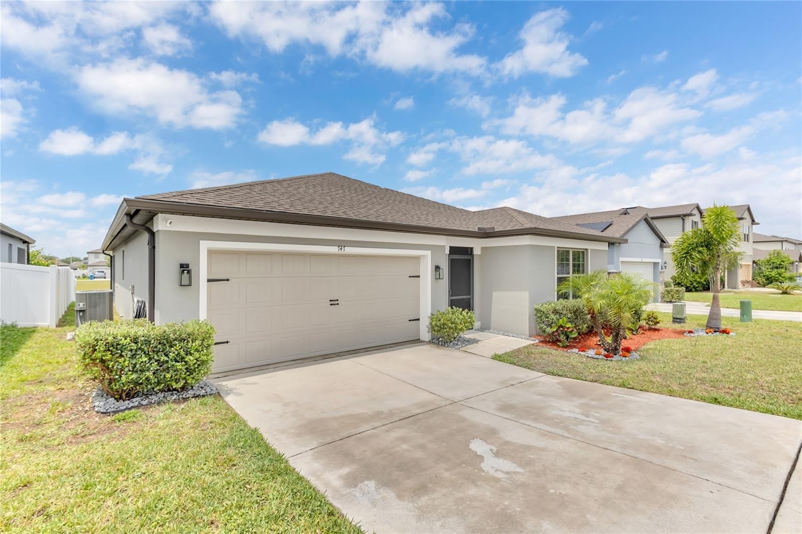 747 CITRUS ISLE Drive – photo 2