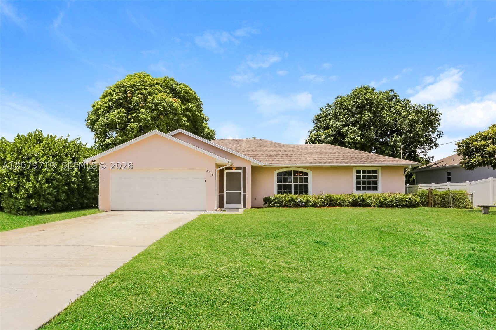 2514 SW Monterrey Ln – photo 1