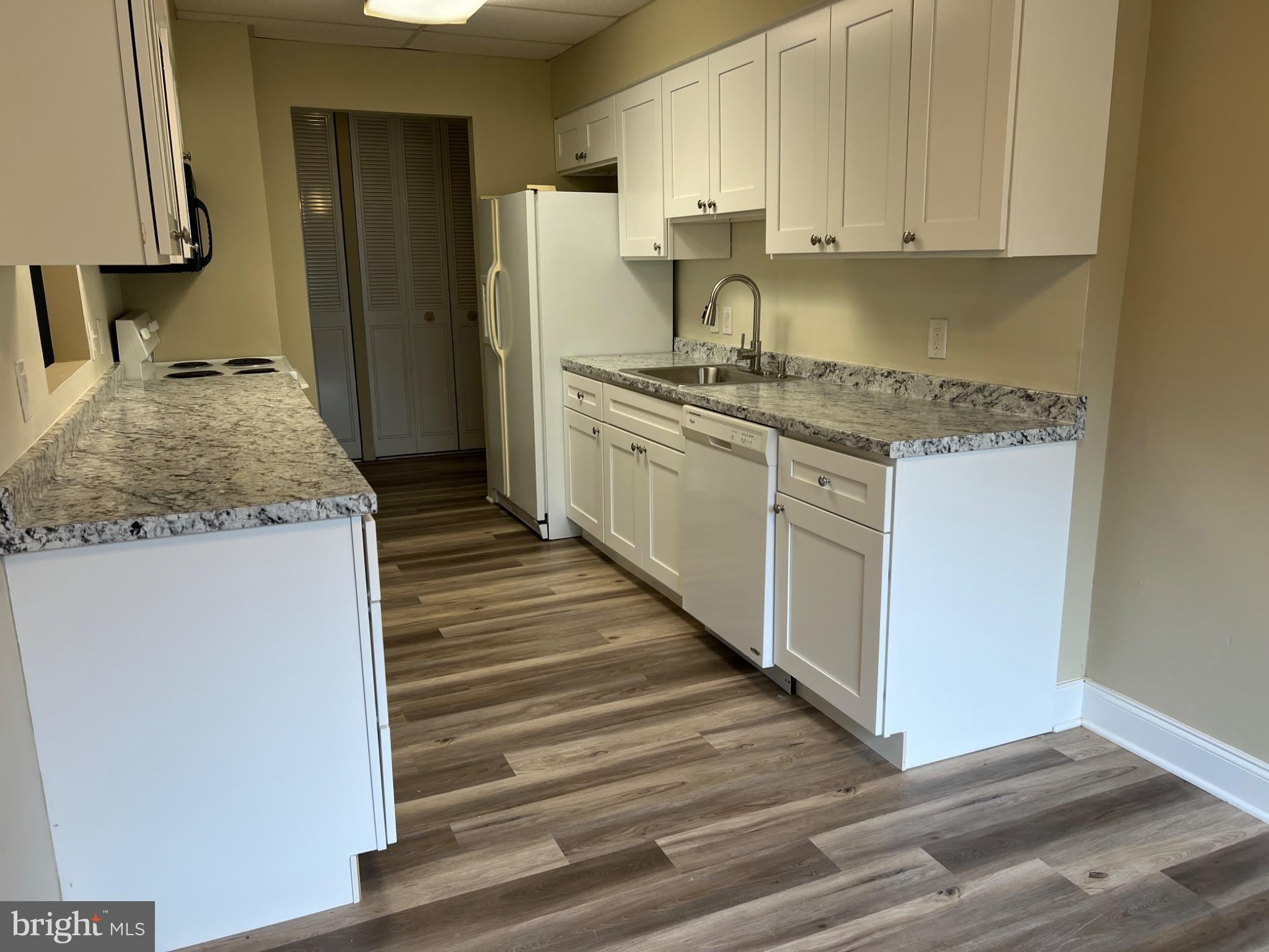860 LOWER FERRY Road – photo 5